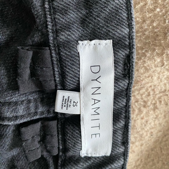 Dynamite mid rise, straight leg jeans in black size 25 - Picture 3 of 3